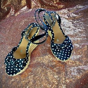 Size 6 Black Polka Dot Wedge 4” Heel w/ Bow